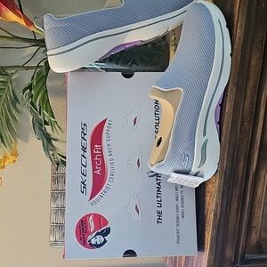 NWT - Skechers Arch Fit Slip-On Sneakers - Light Blue w/ Purple Accents - SZ 10